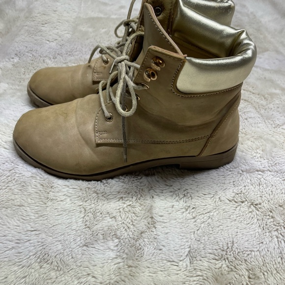 Brown and Gold Boots - Picture 6 of 8